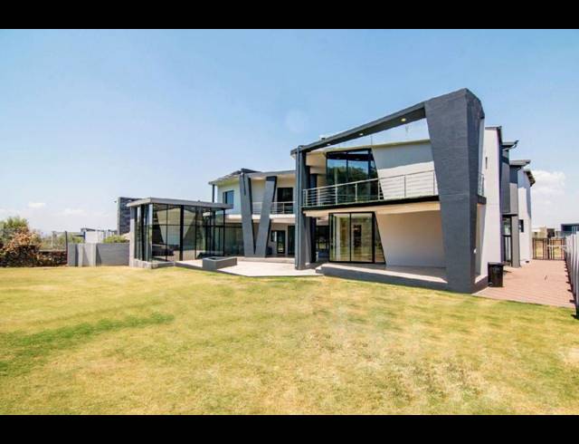 5 BEDROOM HOUSE SOLD IN MEYERSDAL ECO ESTATE